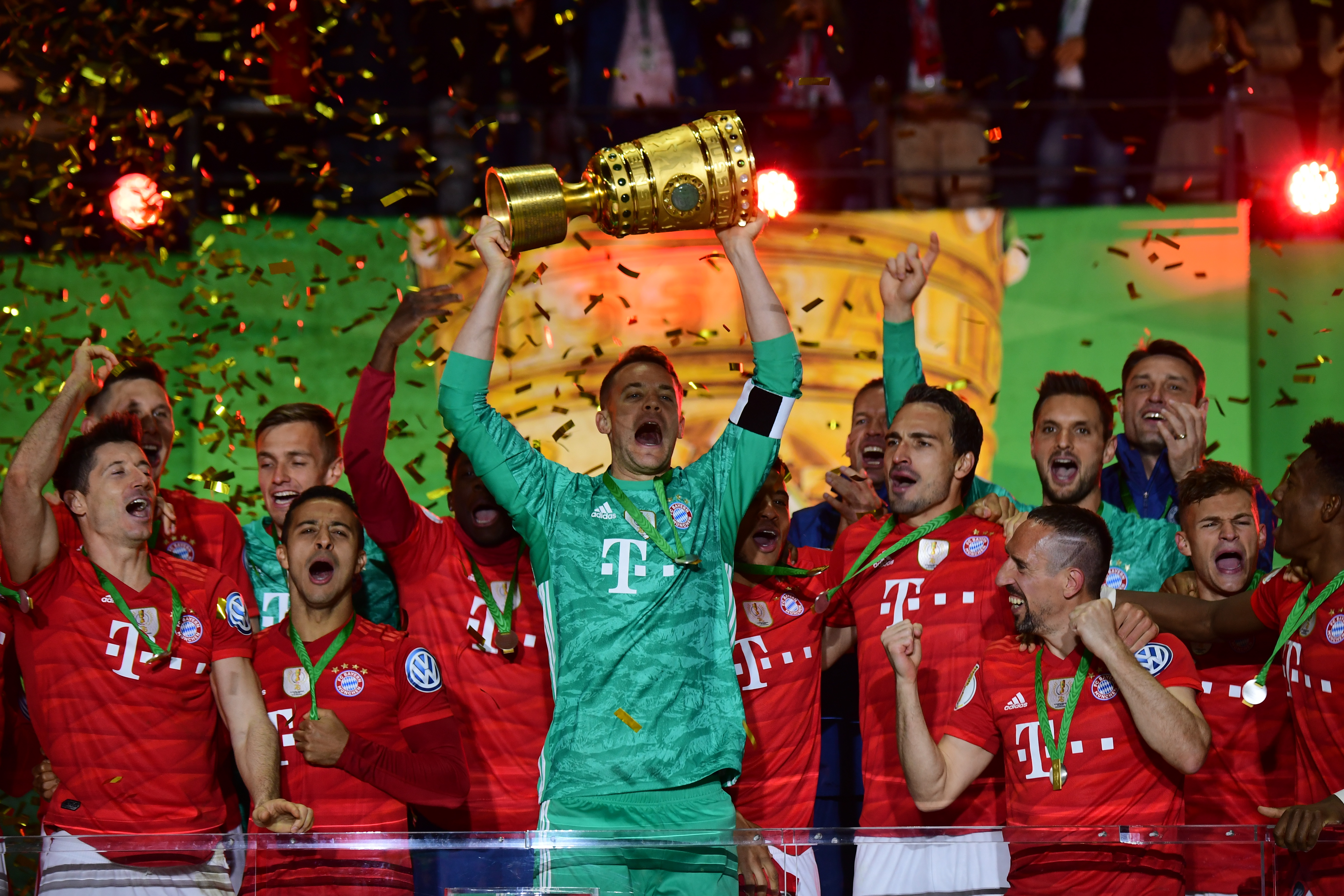 背靠背胜利 背靠背胜利